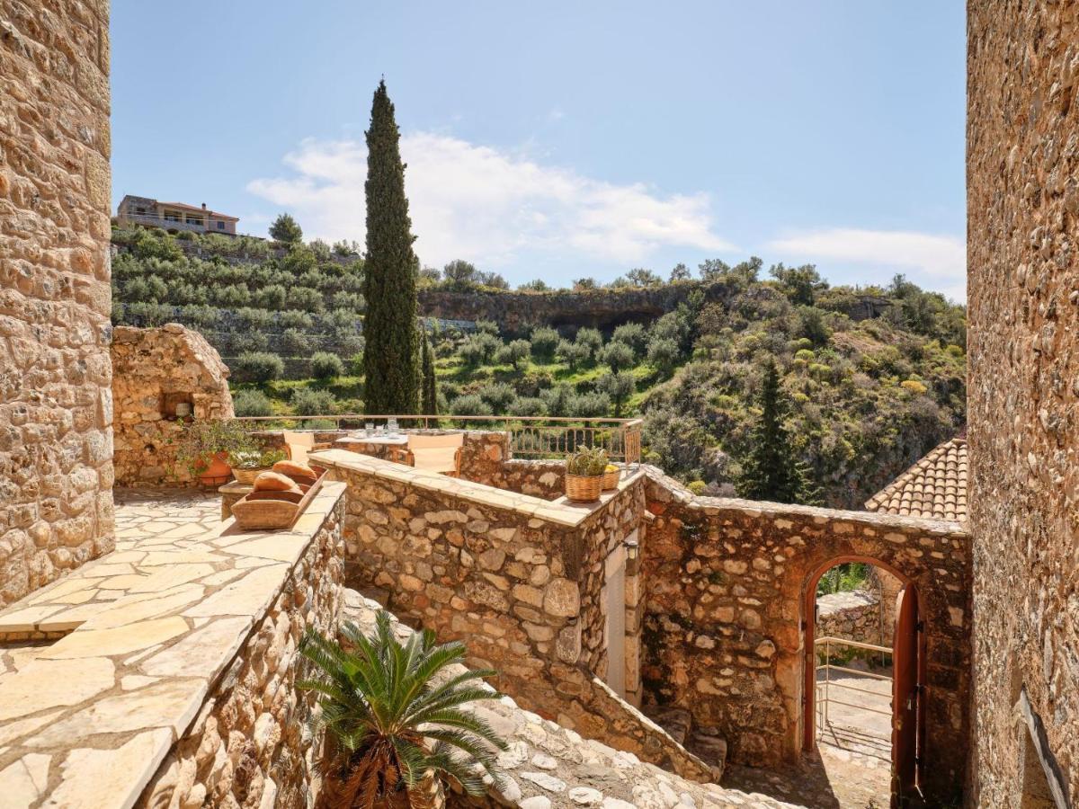 Villa Petreas Castle Kardhamili Exterior foto